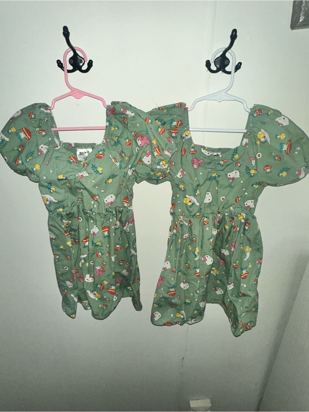 Green Puff-Sleeve Girls Dress with Cute Print twin sets hello kitty